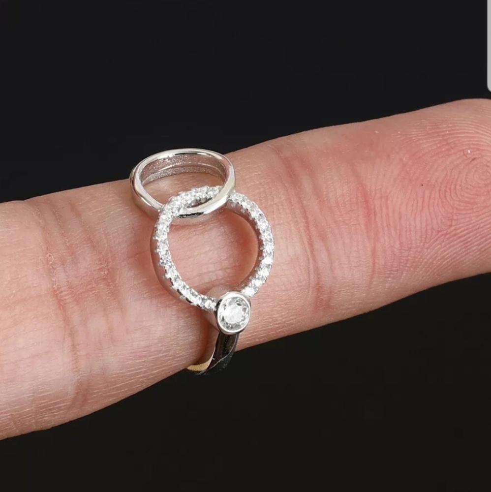 2 entwined circles engagement ring sz 6.5